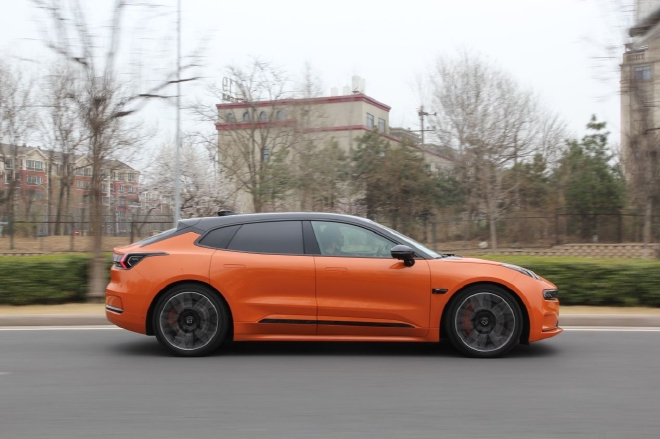 兼顾豪华与操控试驾2023款极氪001YOU版