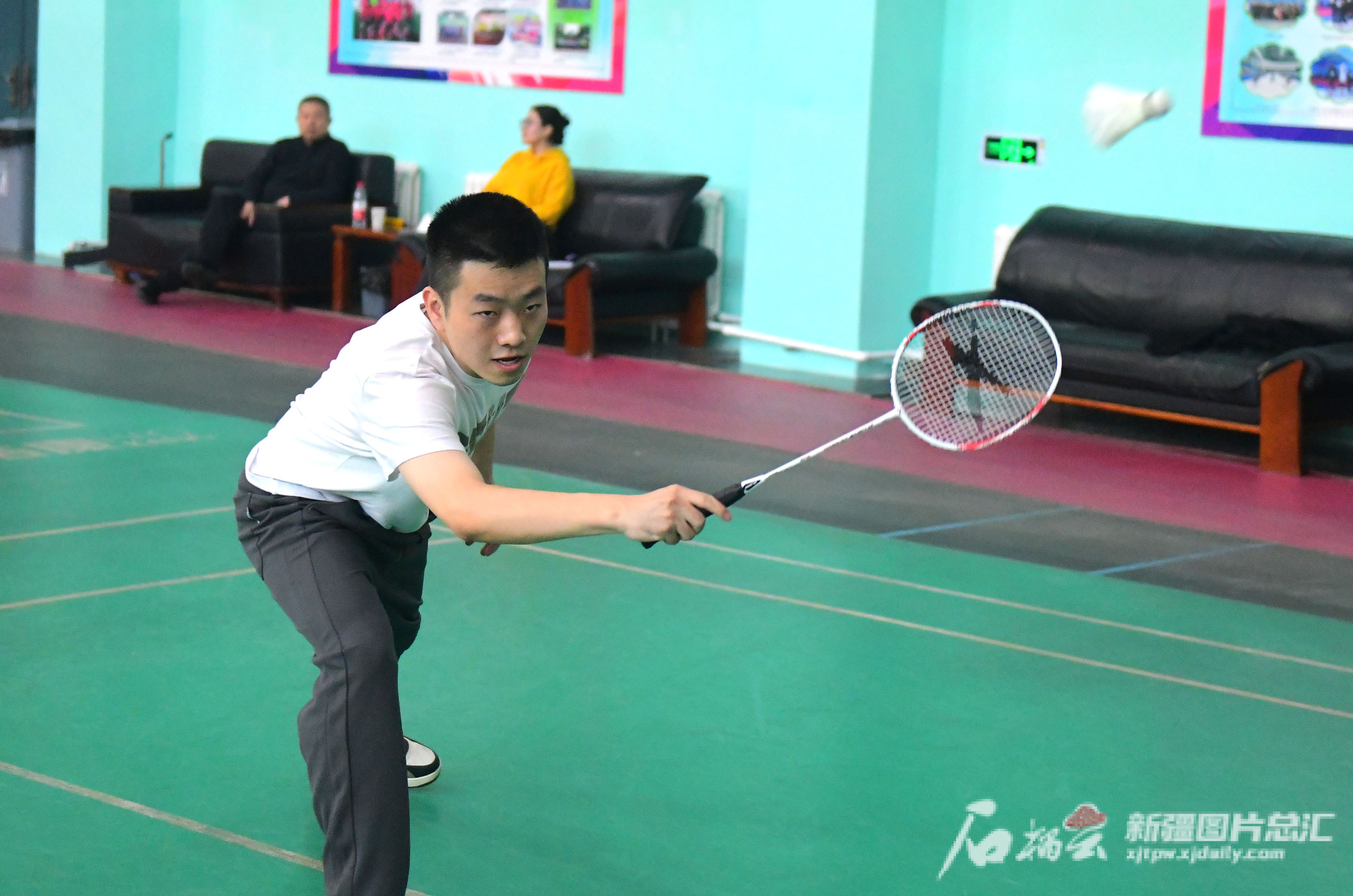 乌鲁木齐羽毛球联赛,业余羽毛球爱好者切磋