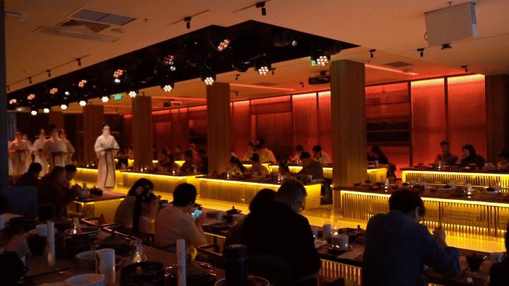 全球连线|“一线看信心”Vlog：老地标“春之旅”，见证消费繁荣复苏