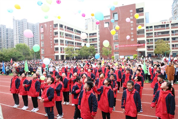 春季运动会总结和收获,运动会开幕式小学生快乐成长