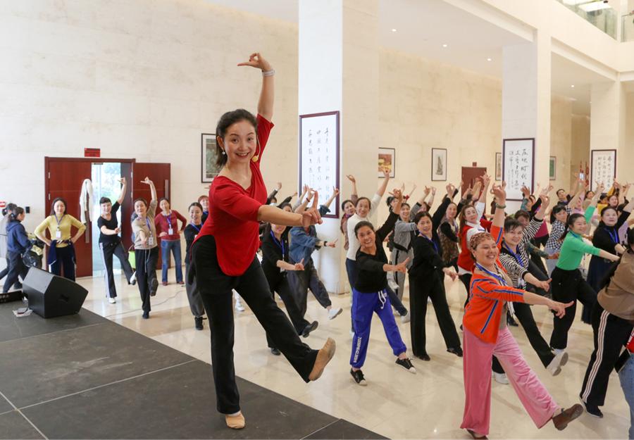 农村文艺骨干广场舞培训班,潜江儿童舞蹈培训民族舞