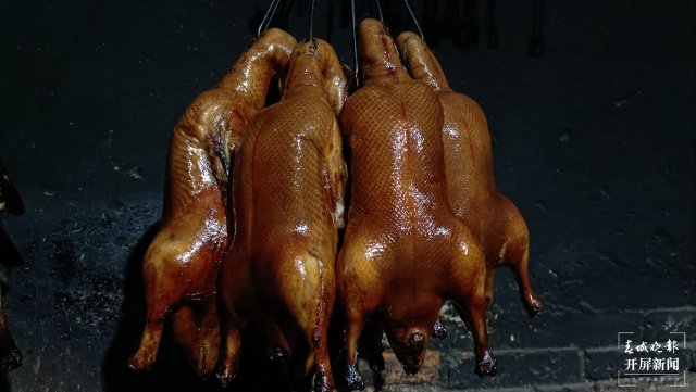 榴莲、兔头贵到上热搜？走，“美食特种兵”带你去云南吃实惠美食