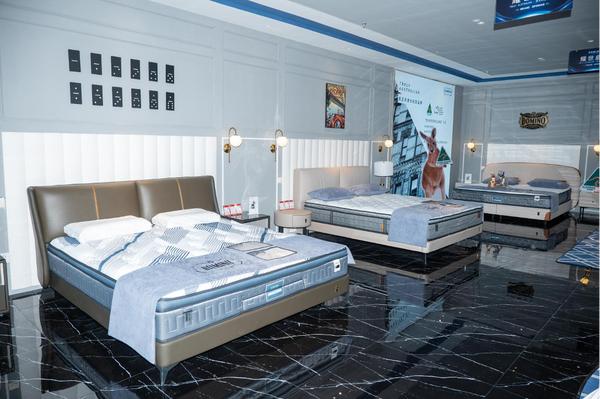 百年睡眠品牌，席风而来|Domino多眠诺旗舰店盛大开业