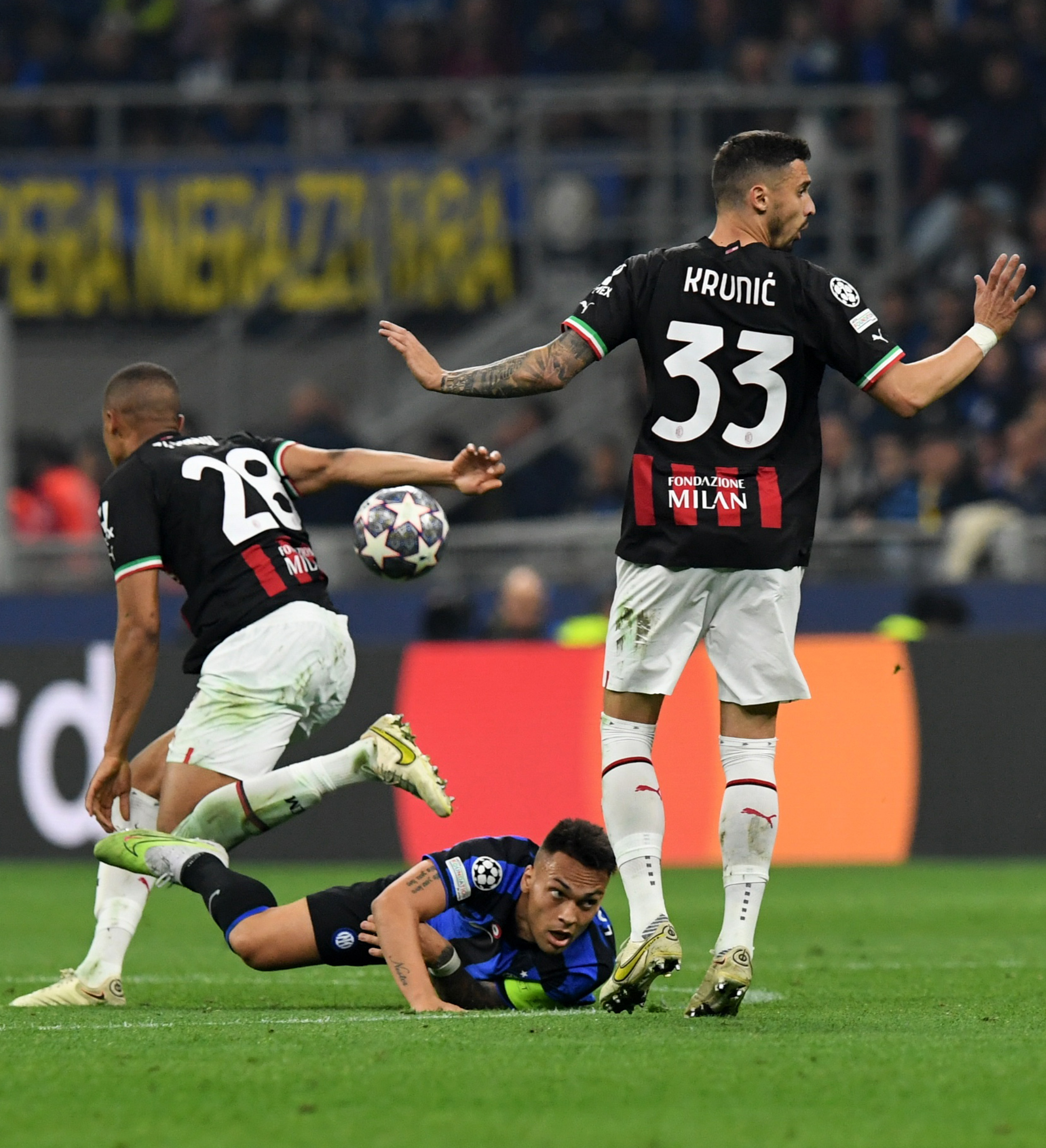 足球国际米兰队,国际米兰足球竞赛