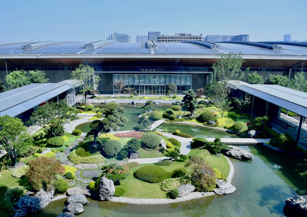 杭州亚运氛围特种兵打卡,打卡亚运e起潮临平