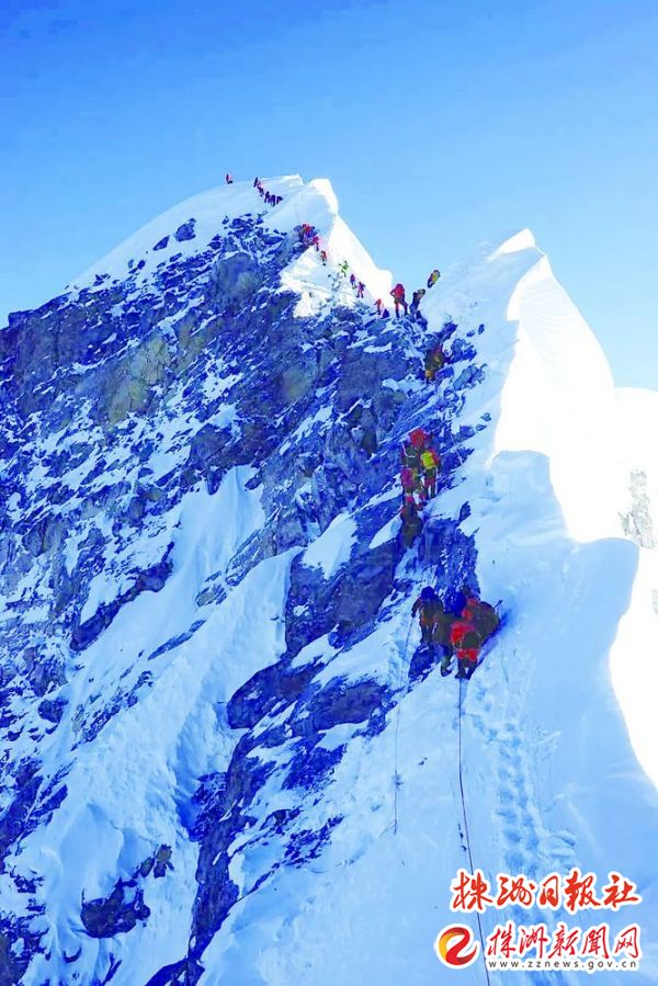 珠峰生死救援,珠峰救人真实视频