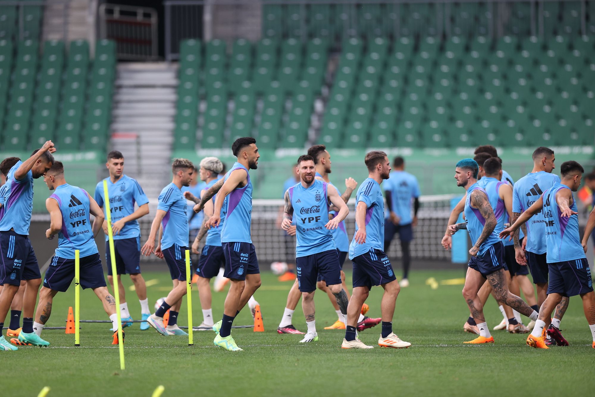 梅西北京比赛现场直播视频,直击北京新工体看梅西首秀