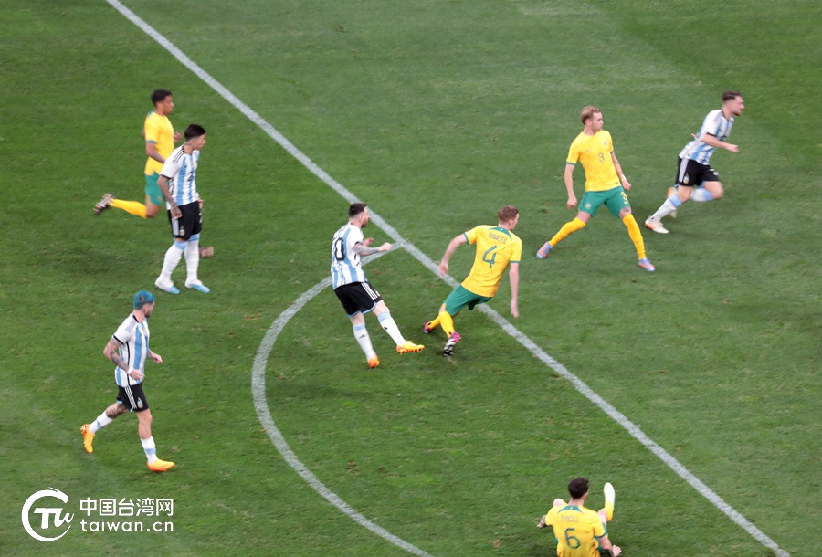 梅西世界波助阿根廷绝处逢生,开场80秒闪击破门
