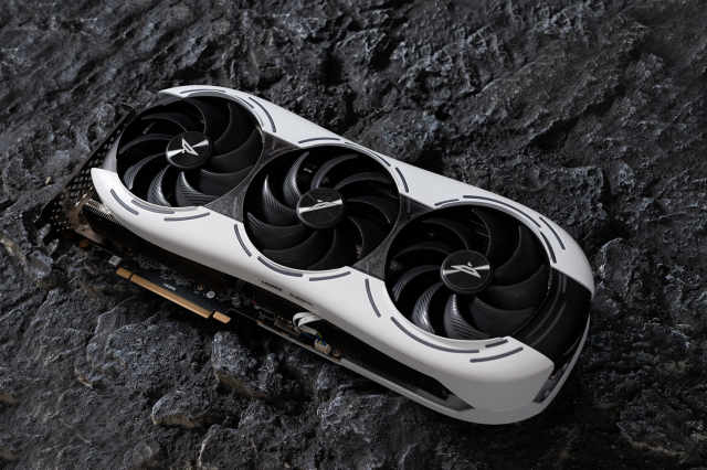 不惜堆料的旗舰“芯”王，索泰GeForceRTX4090PGFOC显卡评测