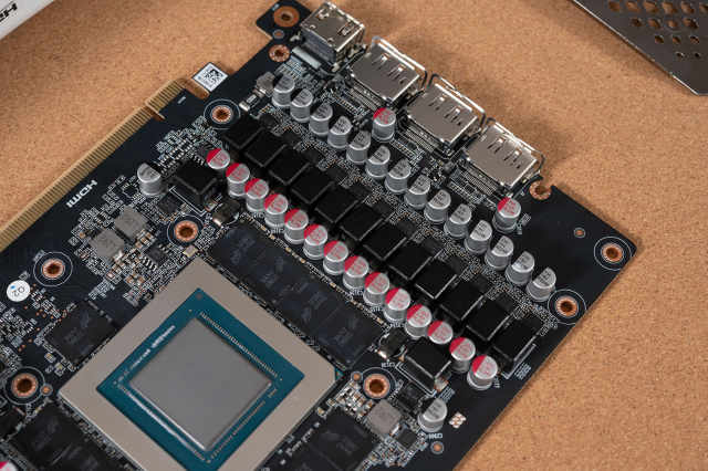 不惜堆料的旗舰“芯”王，索泰GeForceRTX4090PGFOC显卡评测
