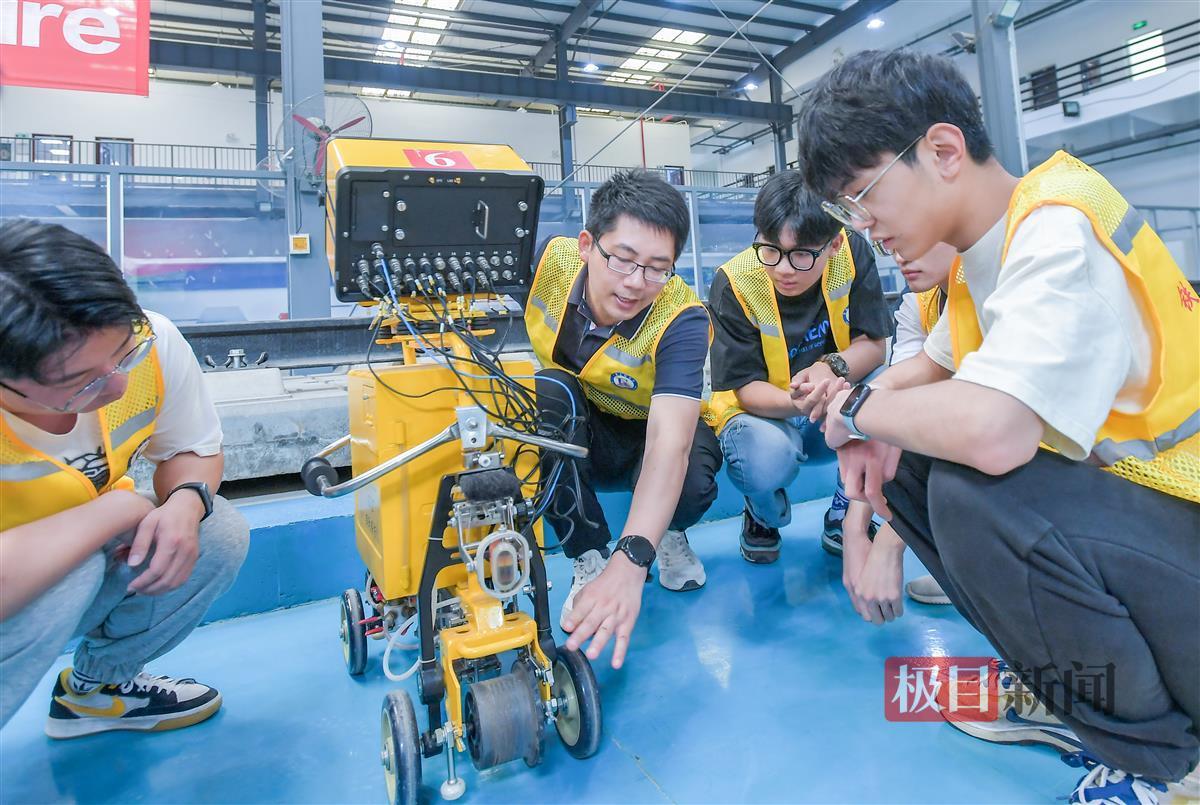 带领团队斩获湖北高职唯一一等奖，“钉子”老师创建情境思政新模式