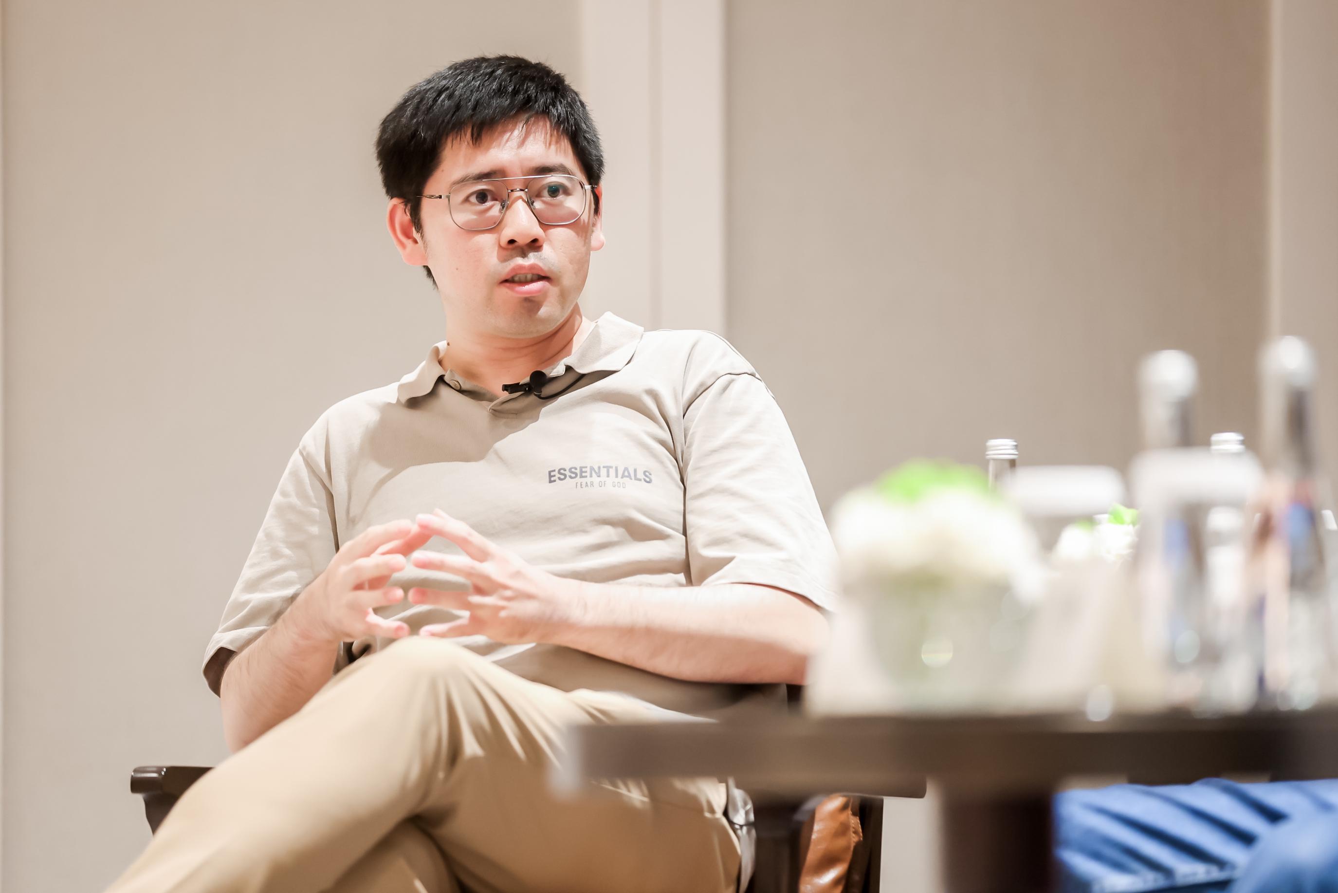 WAIC财经下午茶：AI大模型发展风起云涌技术进步与安全伦理并重而行|直击WAIC2023