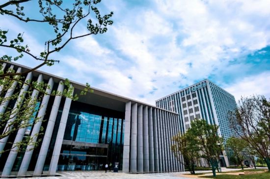 蓉平：奋楫奔向科技创新的“诗与远方”