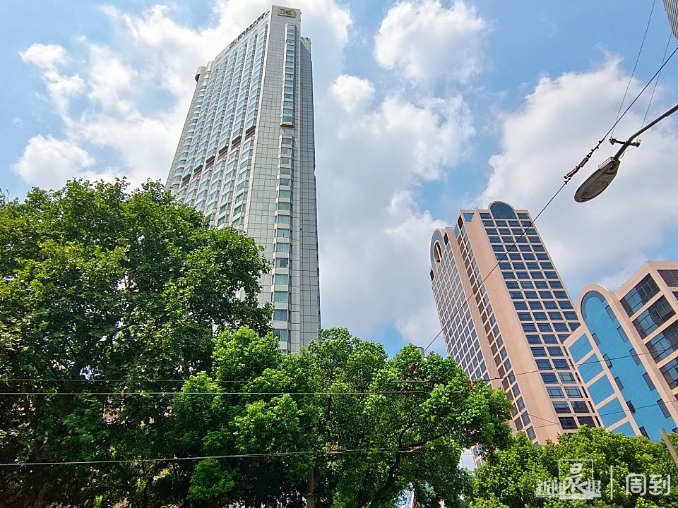 这家老牌酒店8月底暂停“入住”？西班牙式建筑、美食和法棍让人印象深刻