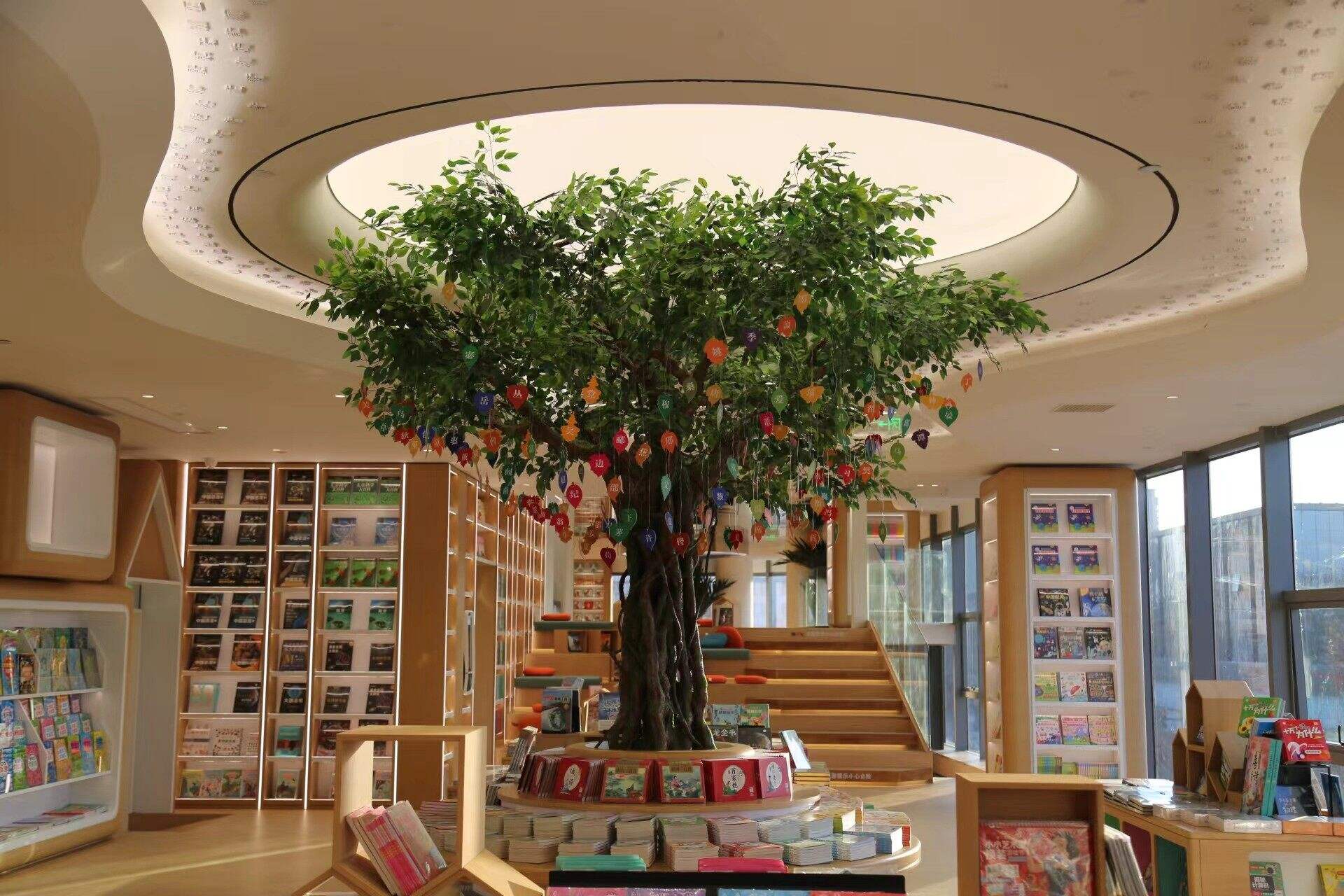 书香郑州再添新店！郑州购书中心建业凯旋店周日开业：3600平方米开放空间打造郑州首家360度全景花园书店