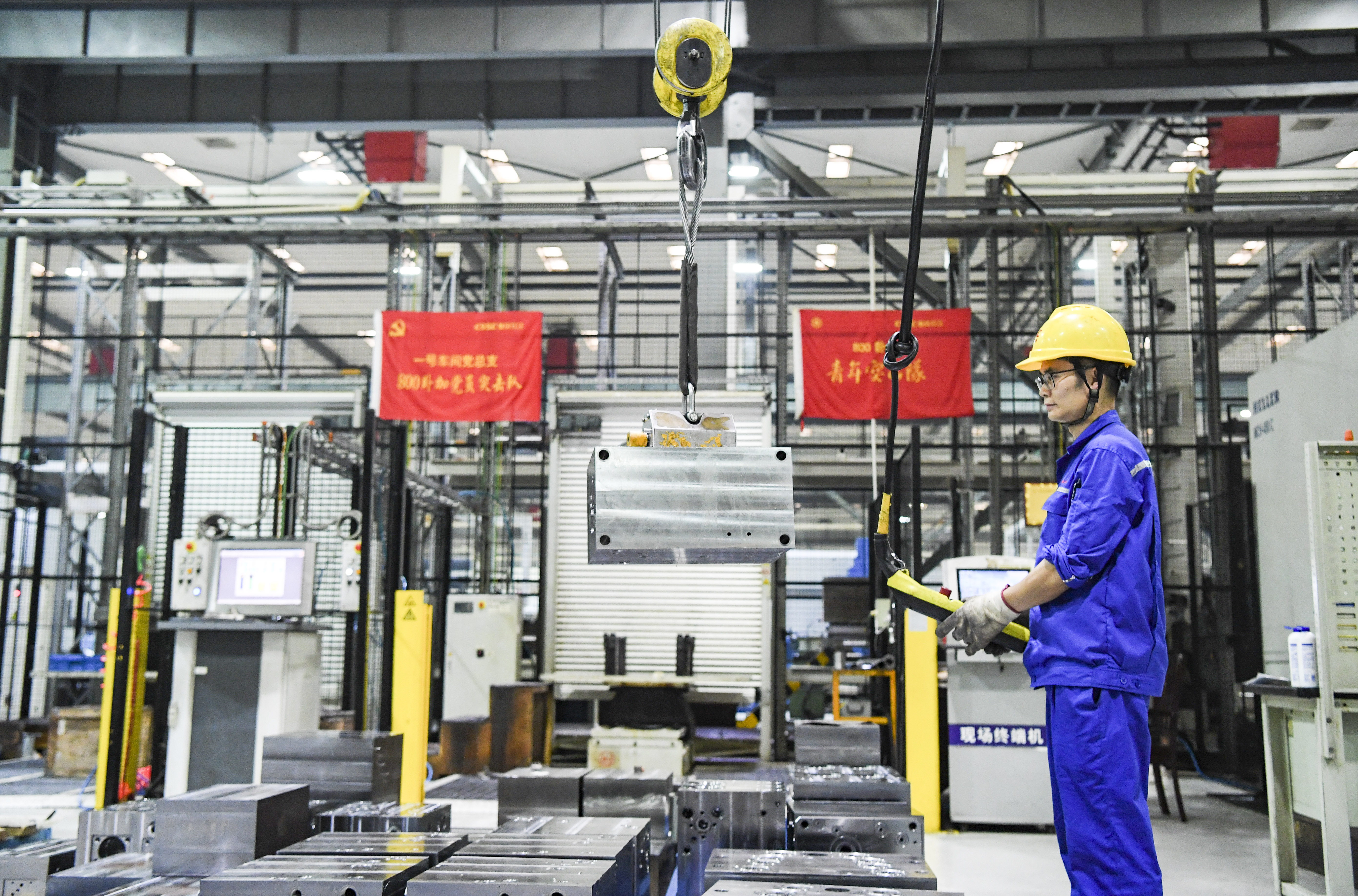 新华全媒访谈,新华全媒创新科技闪耀数博会