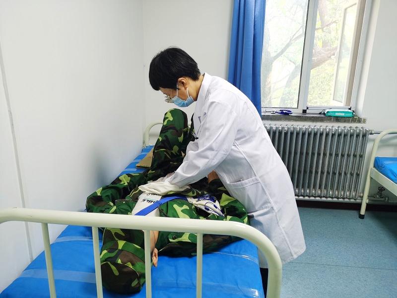 以仁爱守护学生成长，以责任服务师生健康——记校医院帮扶队专家甄玲玲