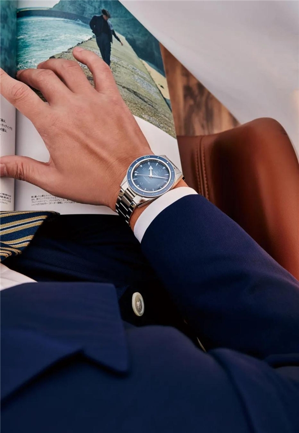 欧米茄海马系列SeamasterinSummerBlue，奏响蓝色狂想曲