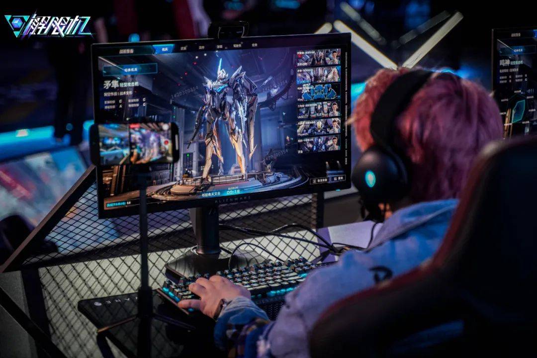 这款国产机甲大作背后，是一群热诚的“资深胶佬”