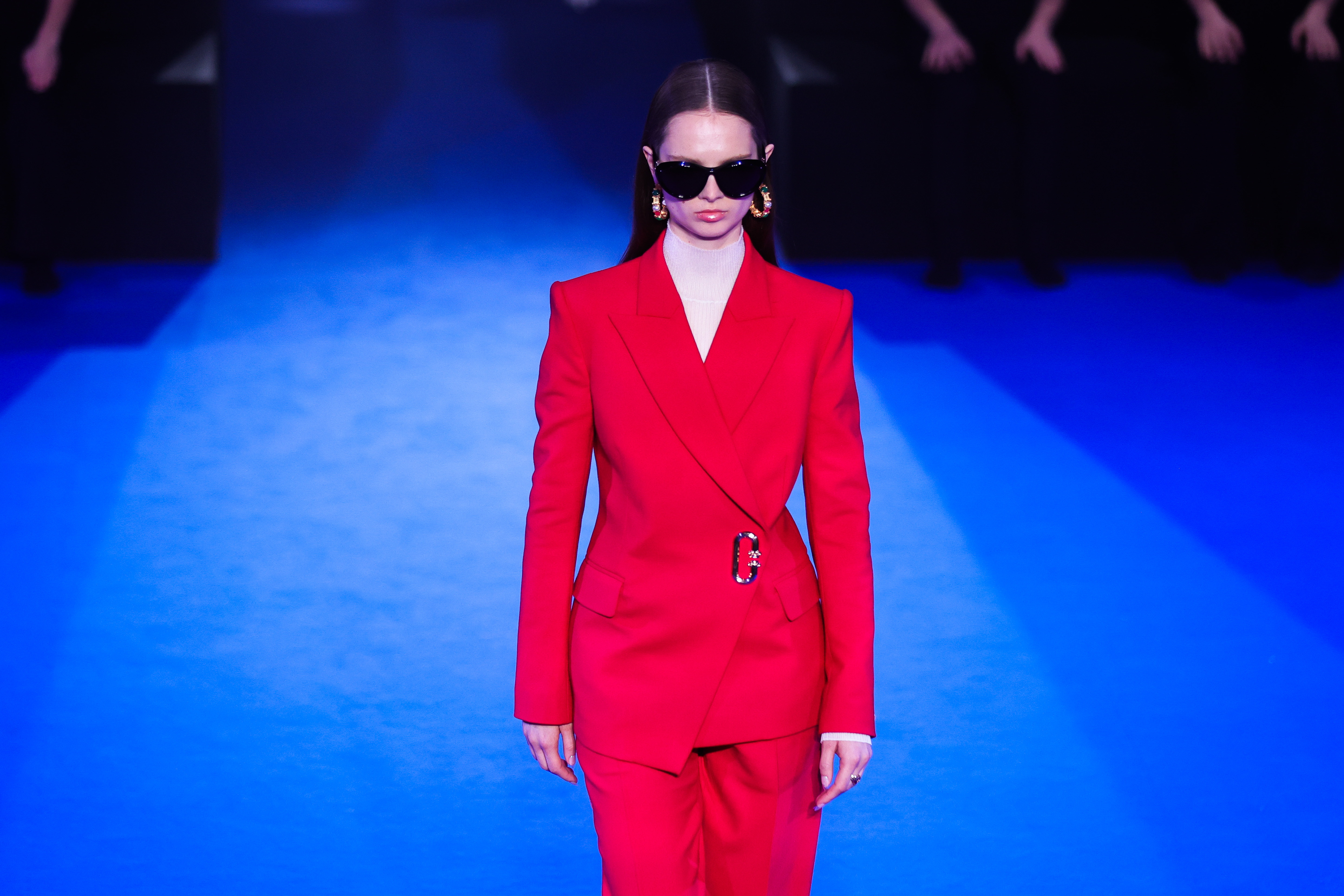 海外时装周2023米兰,巴黎时装周外国人