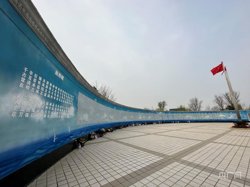 骨灰撒向大海怎么祭奠,亲人的骨灰海葬后如何祭奠